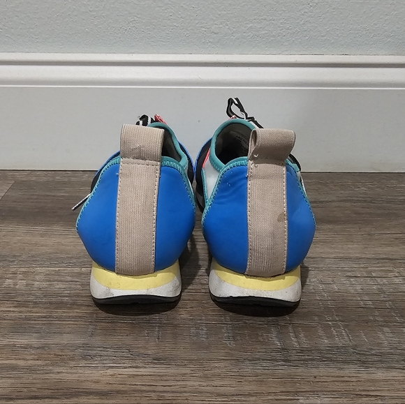 Steve Madden Funky Slide On Sneakers - Picture 4 of 9